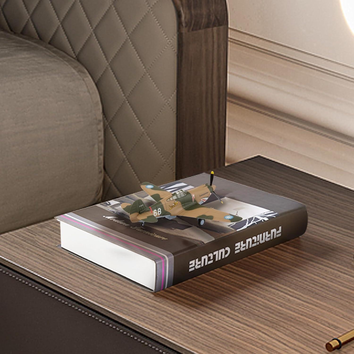 Modelo de avión militar HANGHANG P40-68 Warhawk 1:72