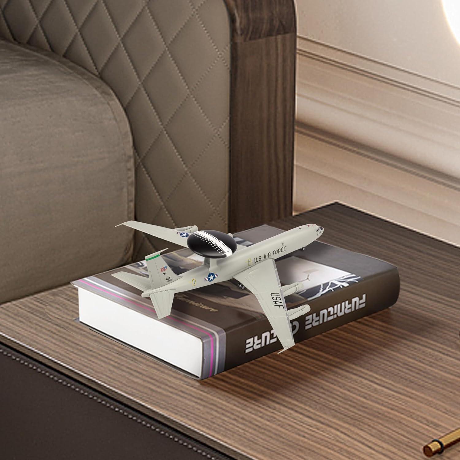 Modelo de Avión Militar Boeing E-3 Sentry 1:200 HANGHANG