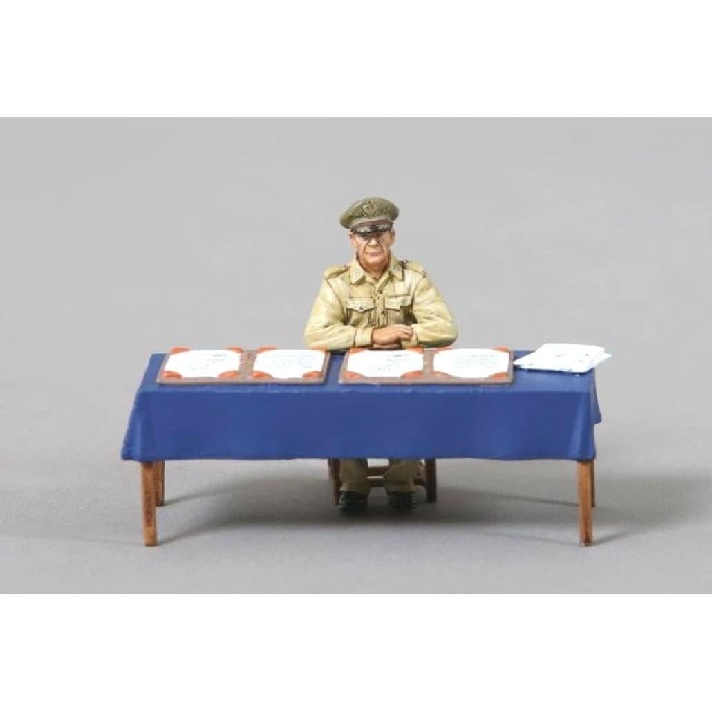 Figura General Douglas MacArthur 1:30 Thomas Gunn