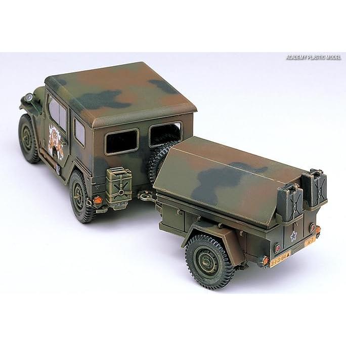 Kit de Modelo Militar Academy M151A2 Hard Top 1:35 con Remolque