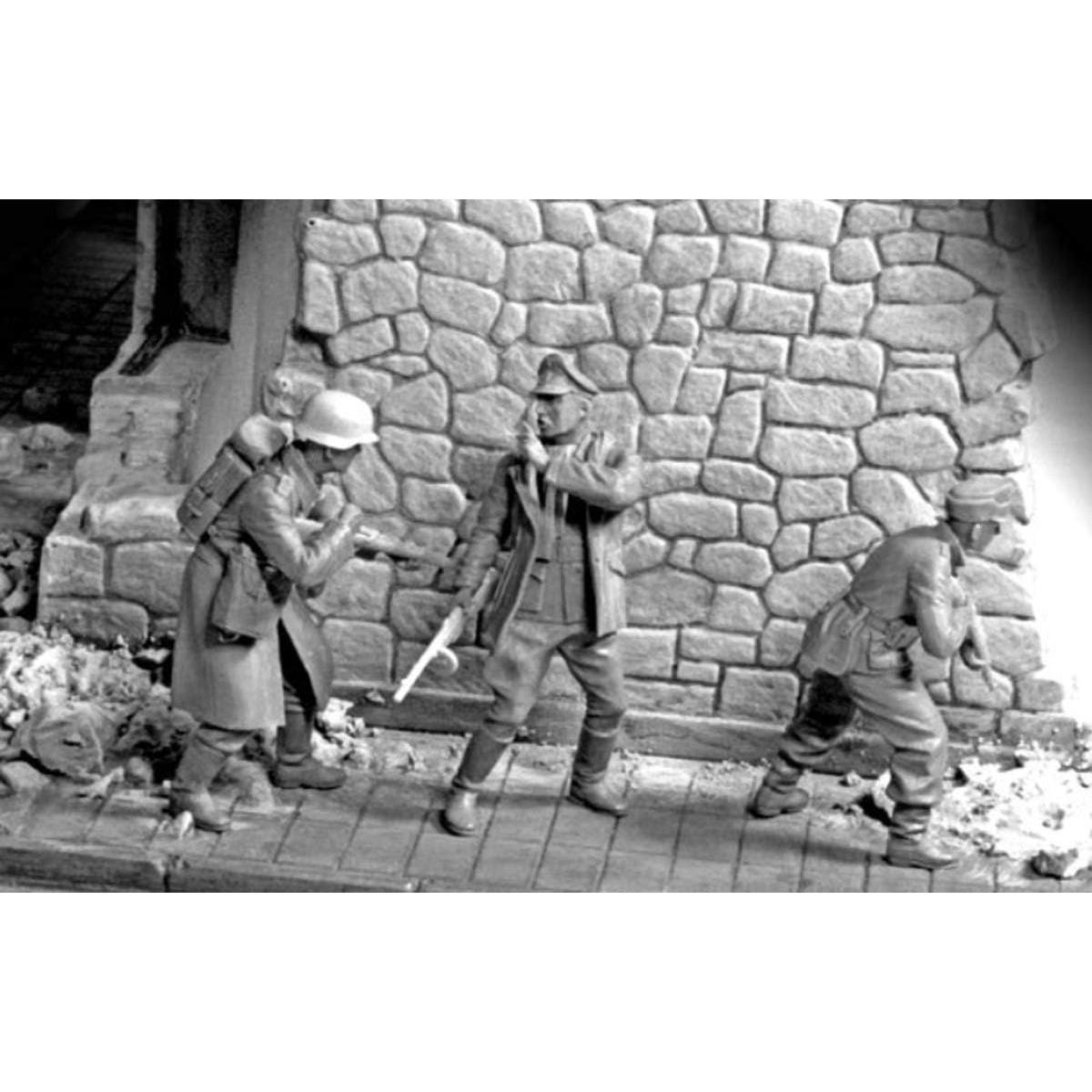 Kit de figuras 1:35 Masterbox Tropas Alemanas y Soviéticos