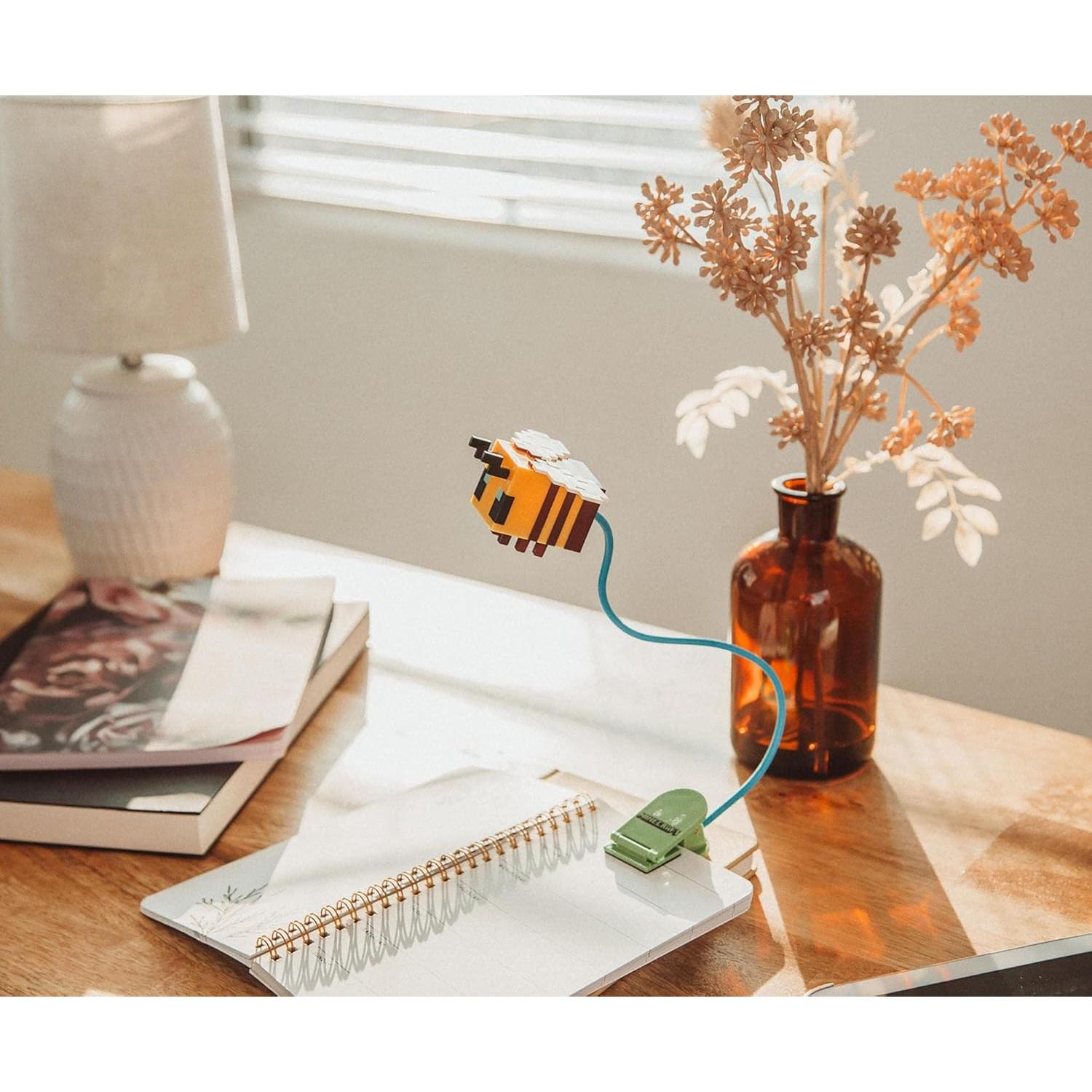 Luz de Lectura Abeja Minecraft con Clip y Brazo Ajustable 38 cm