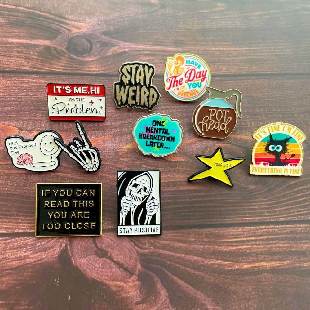 Set de 12 Pines de Esmalte Divertidos YJ PREMIUMS - Humor Único