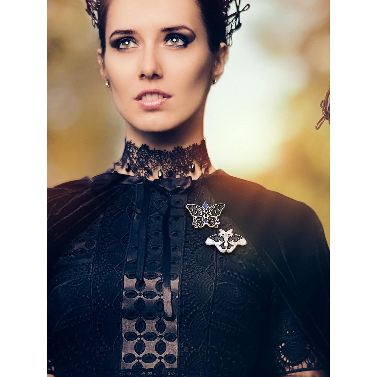 Conjunto de 10 Pines de Esmalte Janinka - Mariposa y Horror