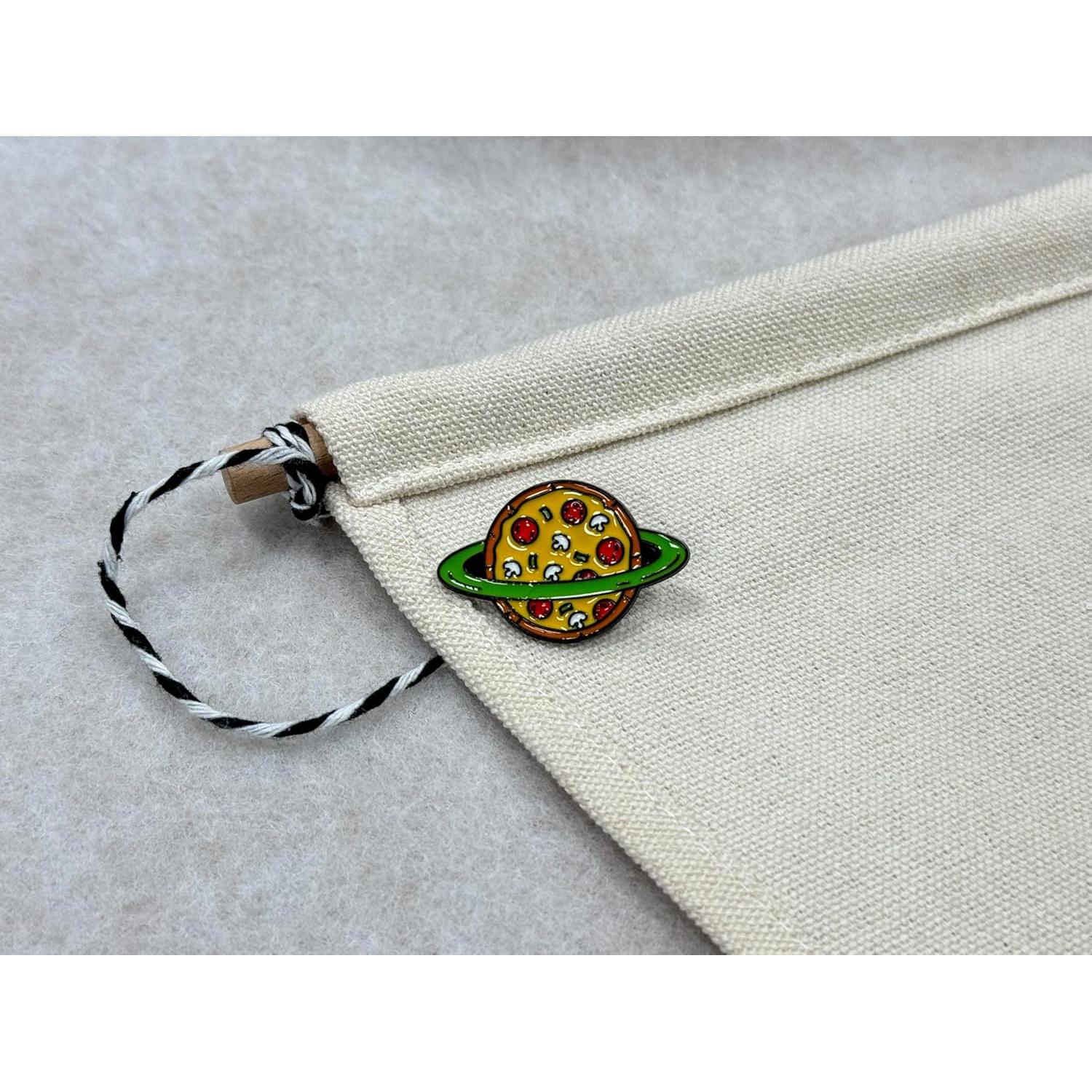 Insignia de Cohete Pizza Planet KILIPOL - Pin de Esmalte Duradero