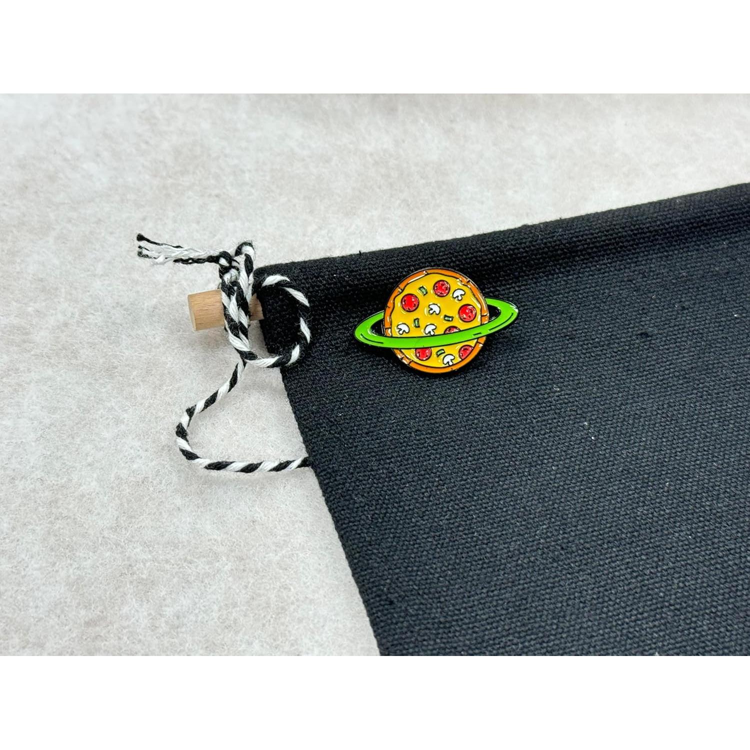 Insignia de Cohete Pizza Planet KILIPOL - Pin de Esmalte Duradero