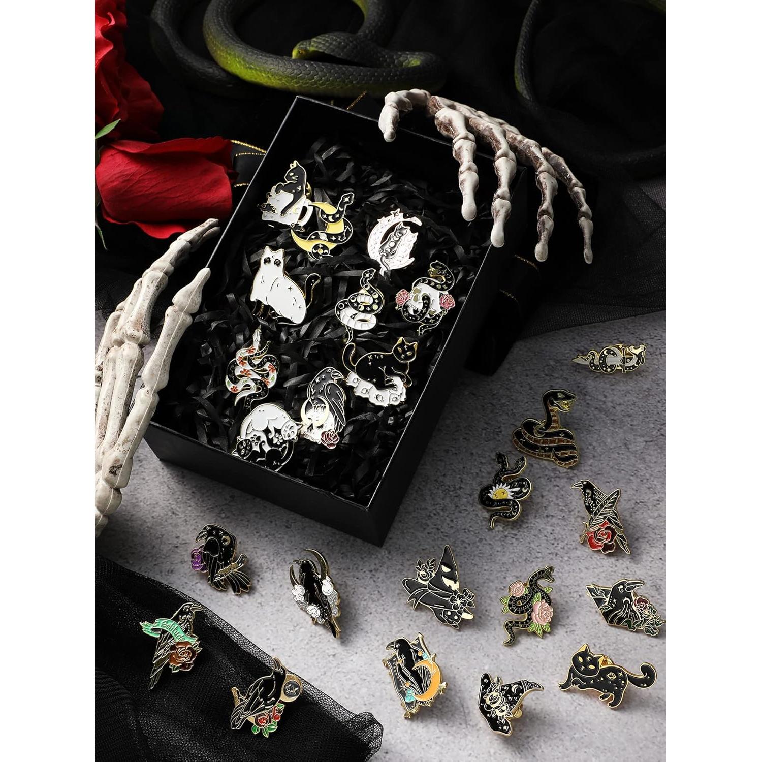 Conjunto de 25 Pines de Oro Negro Kajaia para Mochilas y Ropa