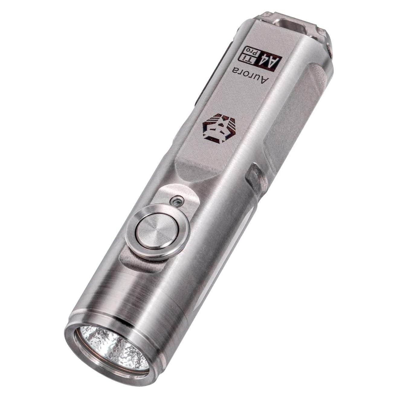 Linterna de Llavero RovyVon A4 Pro Titanio 650 Lúmenes USB-C