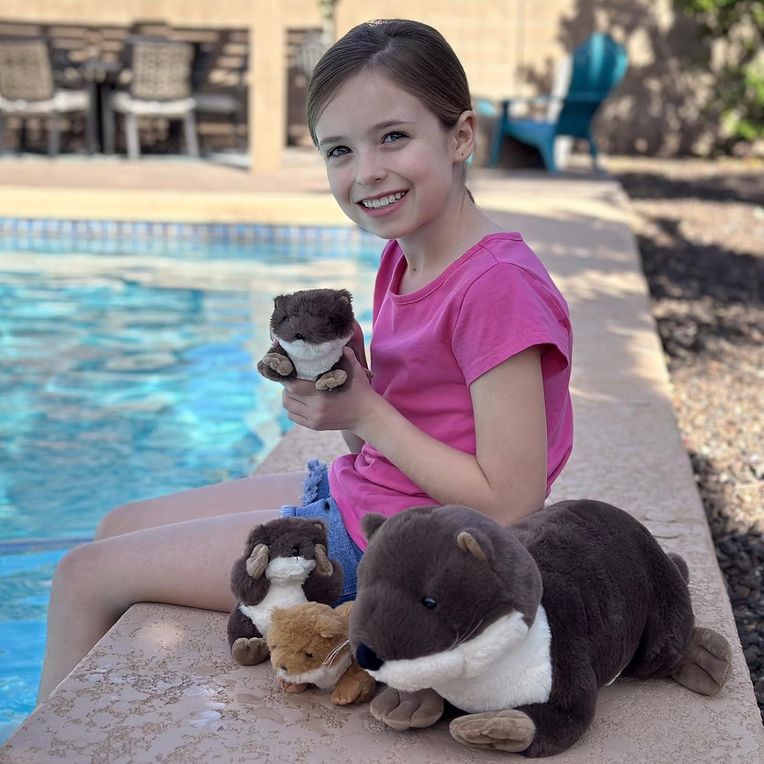 Juego de 4 Piezas de Peluche Nutria BENINY - 1 Mamá 3 Bebés