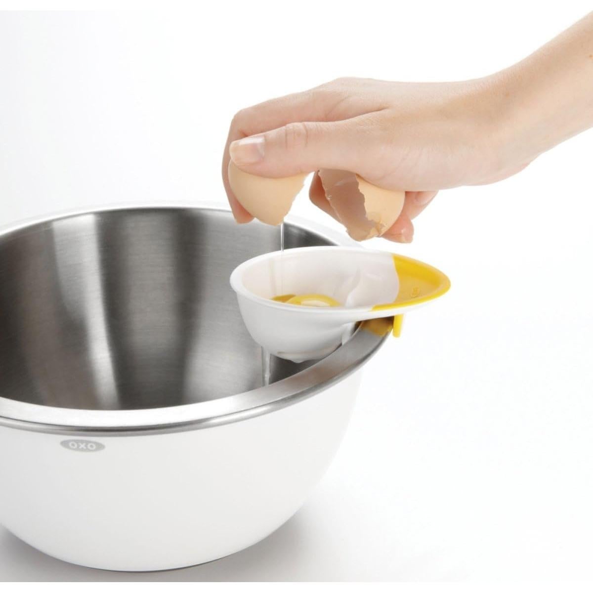 Separador de Huevos 3-en-1 OXO Good Grips, Blanco y Amarillo
