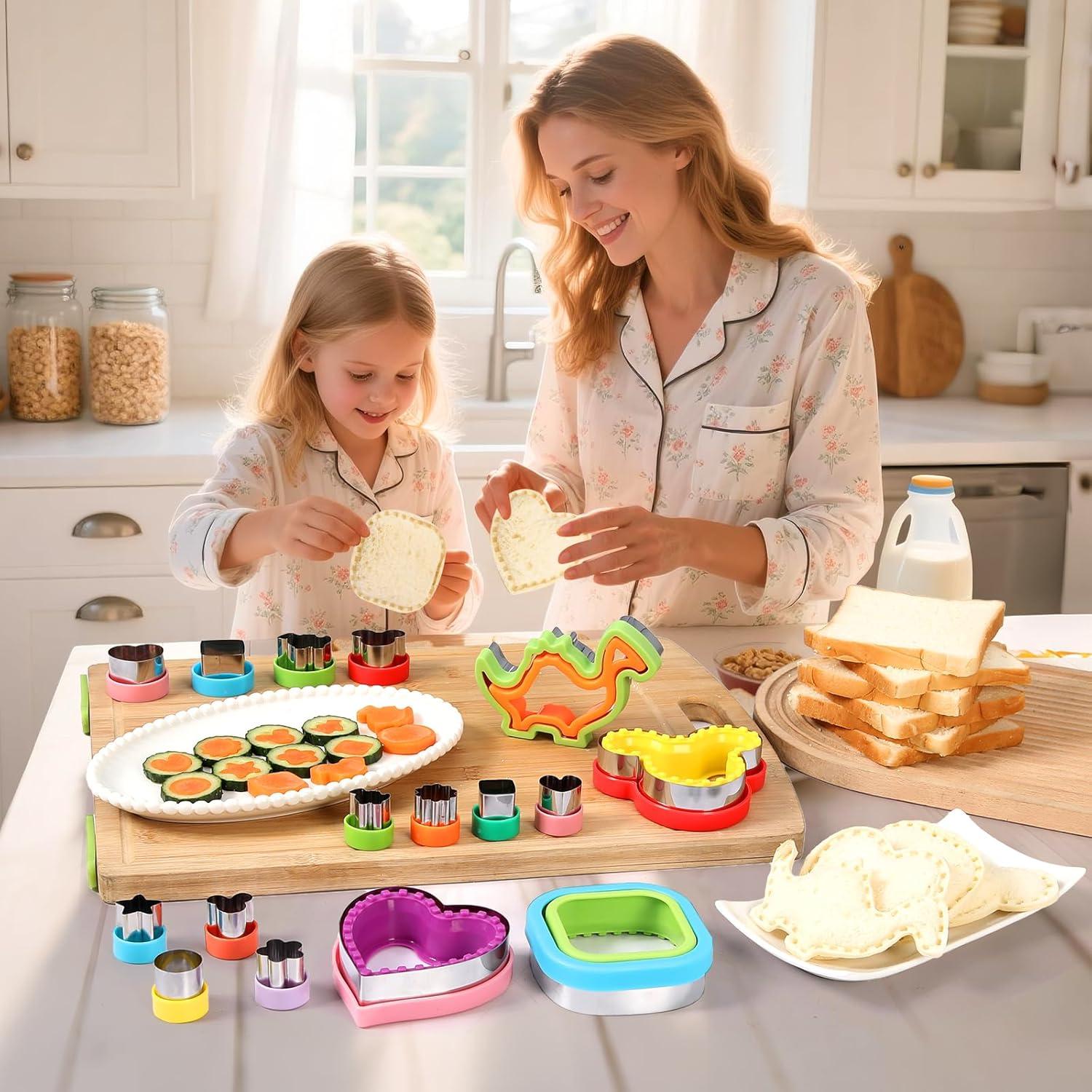 Cortadores de Sándwich Laxizar 4 Piezas + 12 Galletas