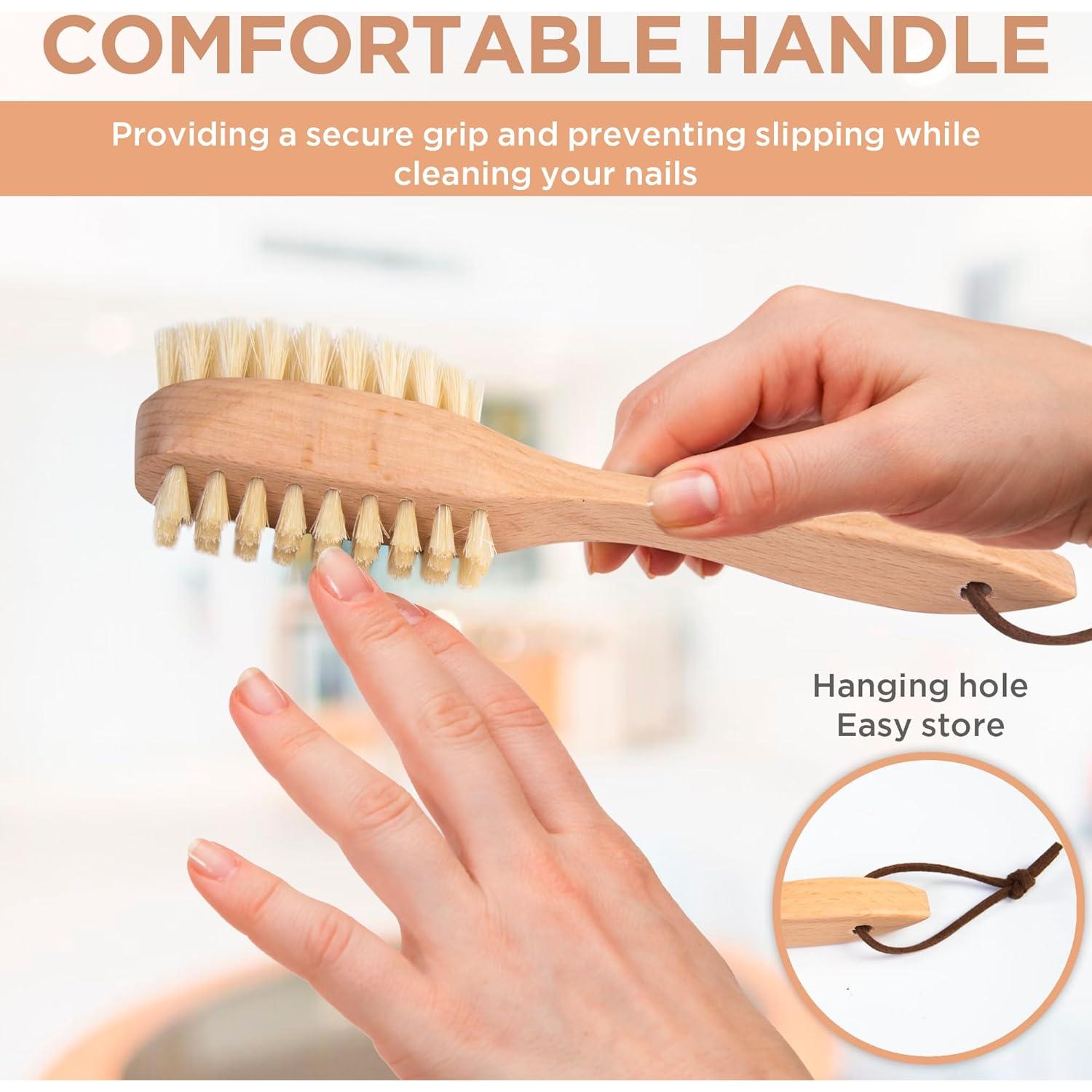 Cepillo de Uñas Takavu de Madera Natural y Cerdas de Jabalí