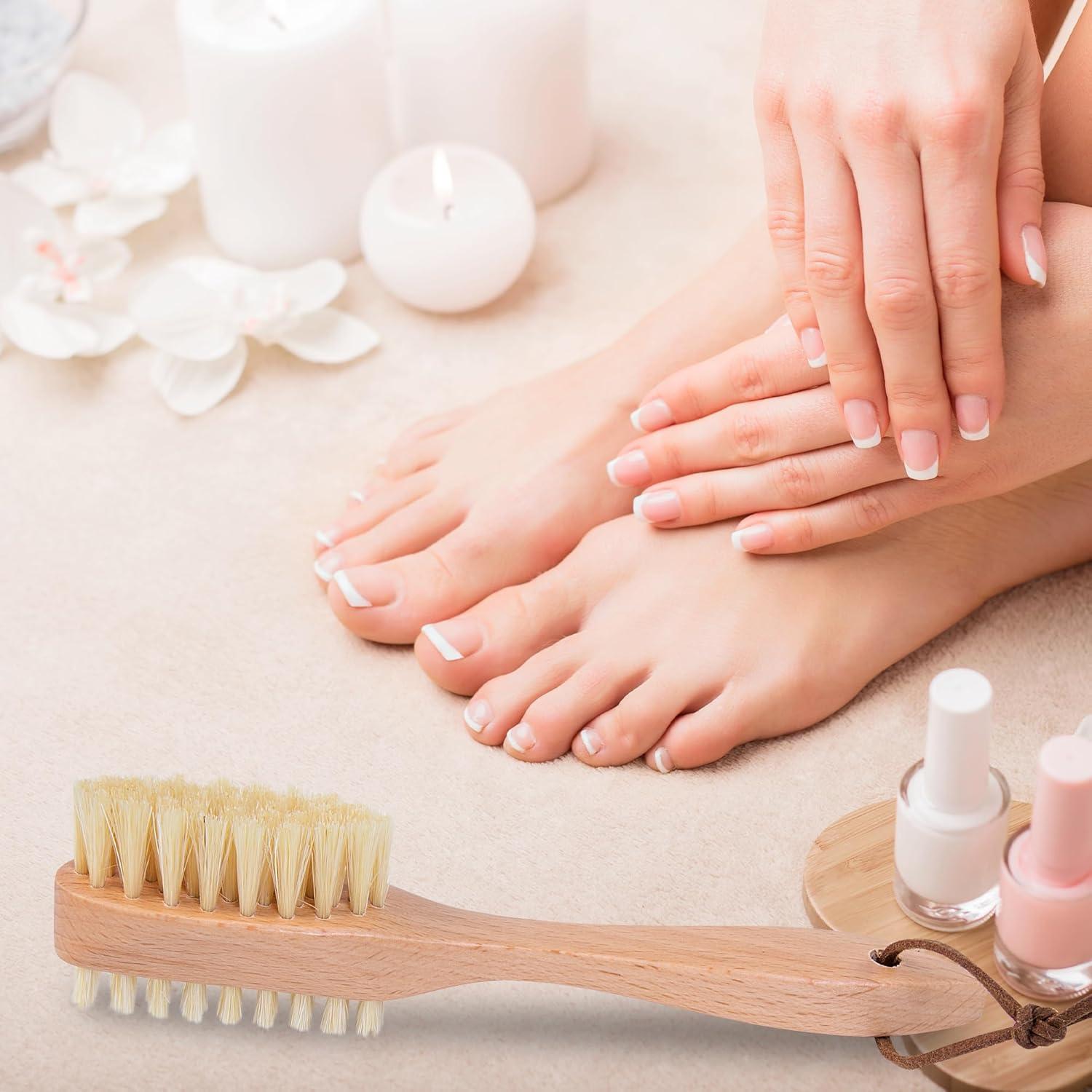 Cepillo de Uñas Takavu de Madera Natural y Cerdas de Jabalí