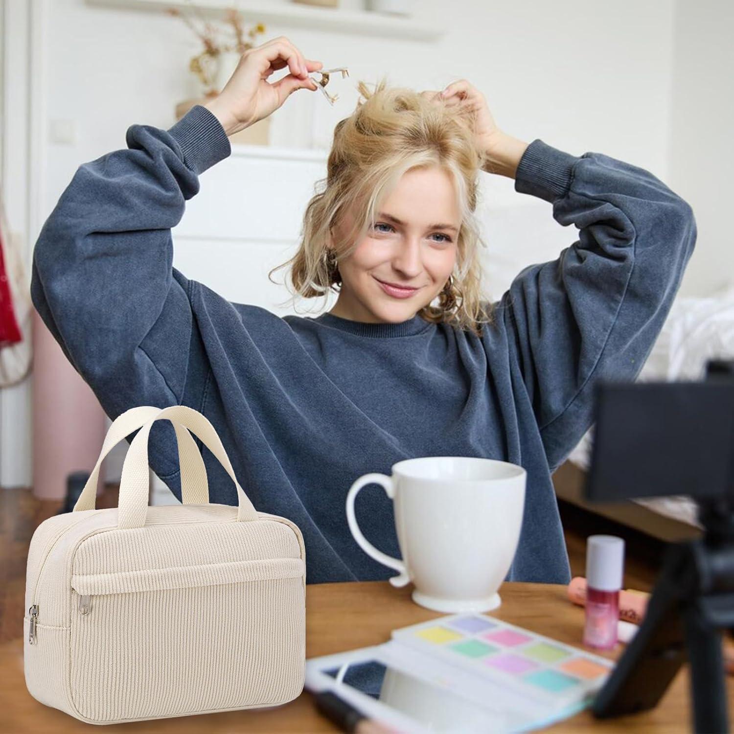 Bolsa de Maquillaje BTOOP Grande Corduroy Beige 24.89x9.02x17.78 cm