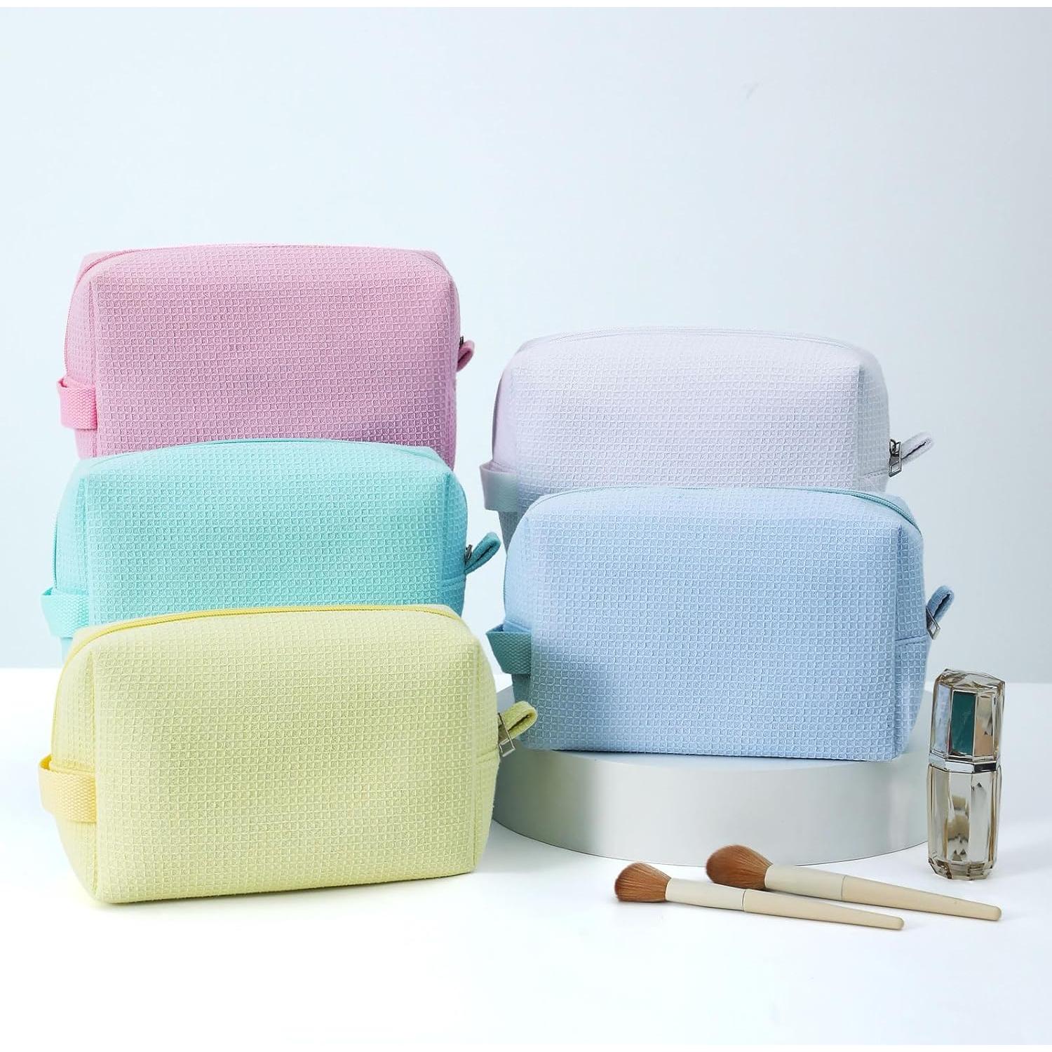 Bolsa de Maquillaje Waffle DYSHAYEN Pequeña Blanca 22.86x8.89x13.97cm