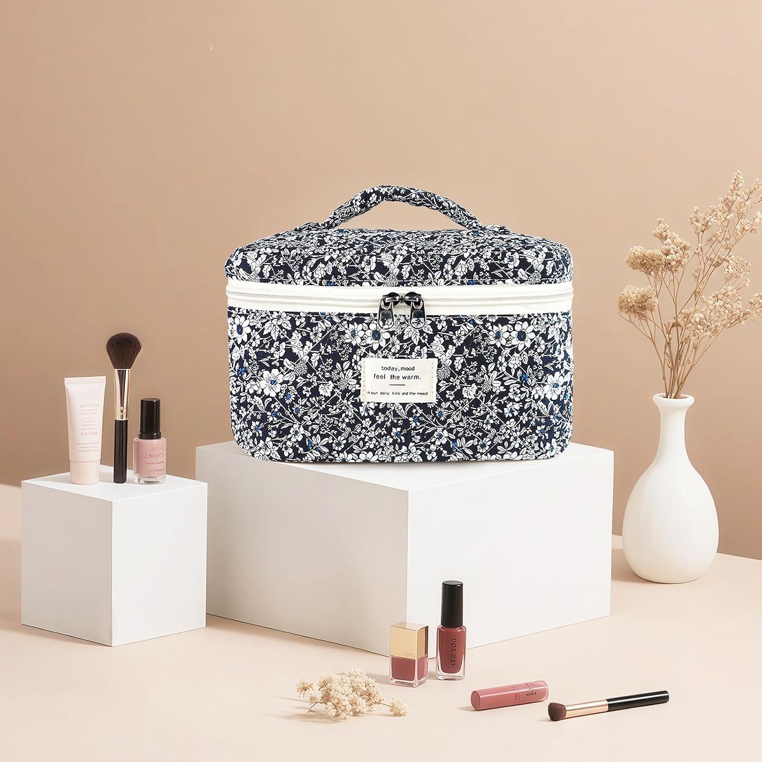 Bolsa de Maquillaje Acolchada Givurao Floral Rosa 25.4x15.2cm