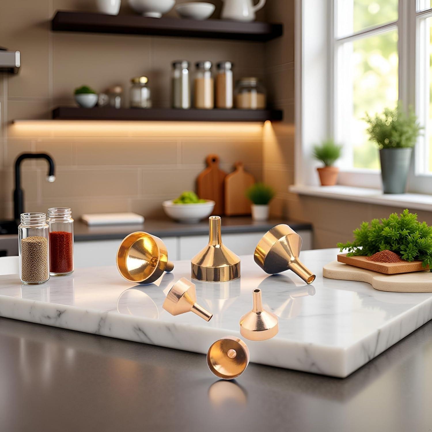 Set de 6 Embudos Metálicos Dorados Zhuluck para Cocina