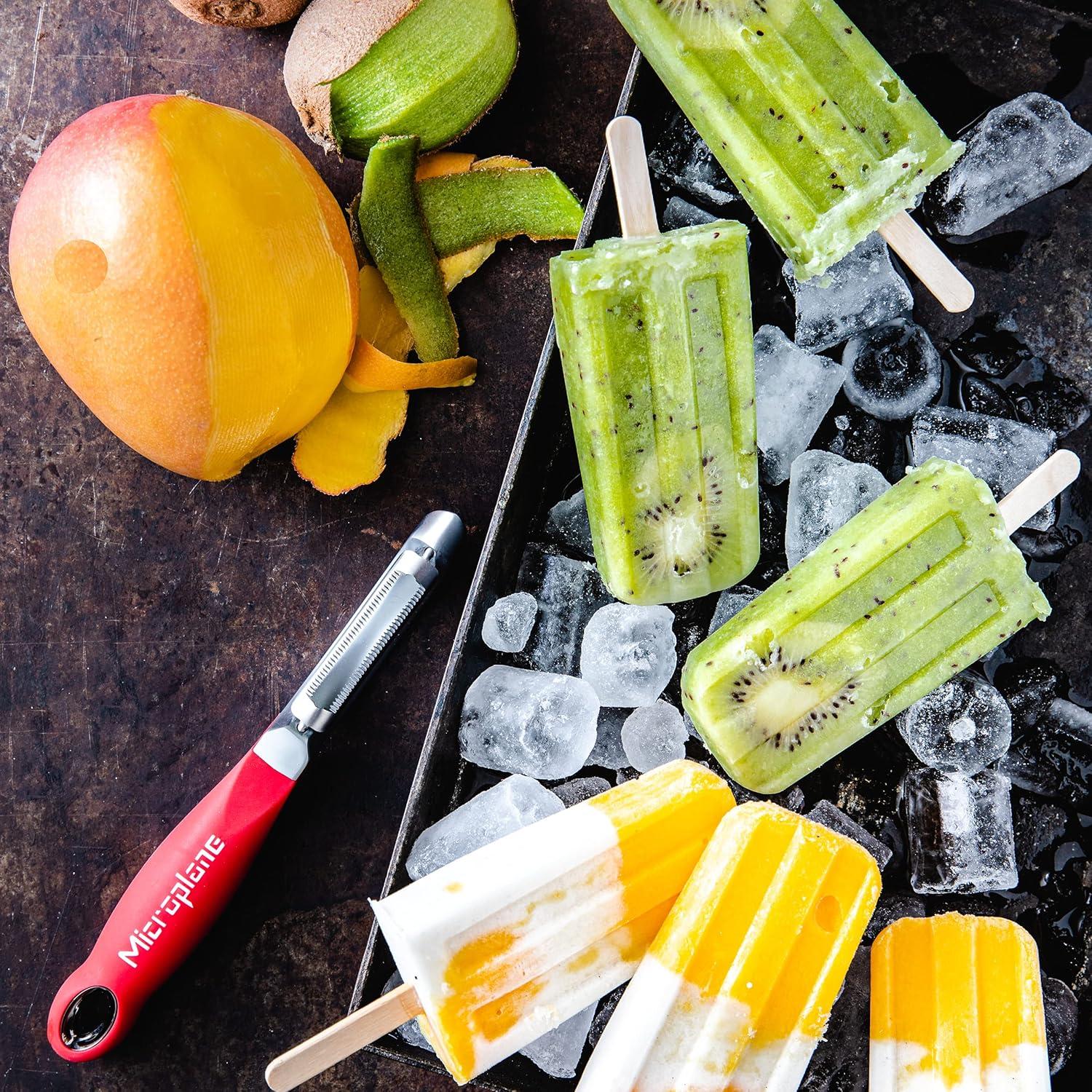 Pelador Giratorio Serrado Microplane Profesional 19cm Rojo