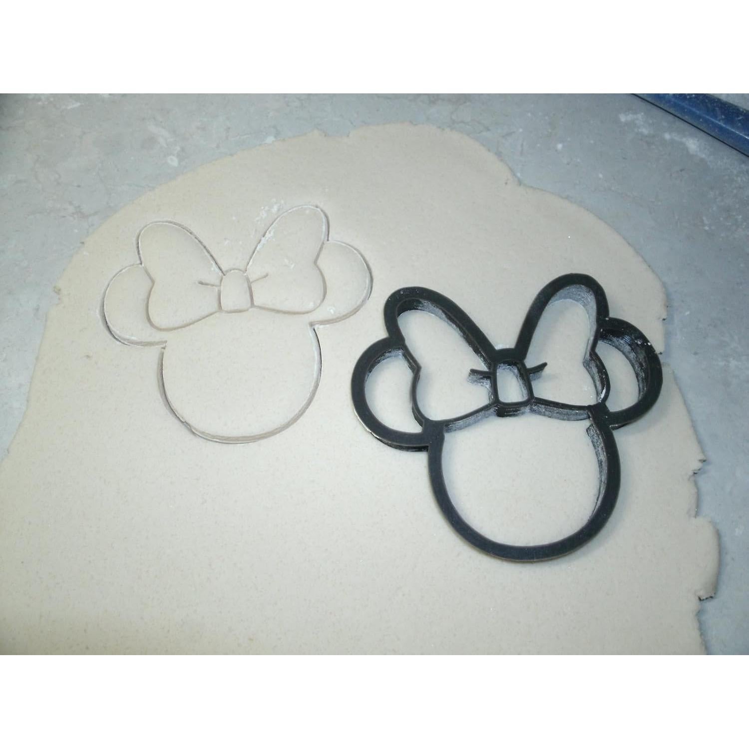 Juego de 2 Cortadores de Galletas Minnie Mouse YNGLLC
