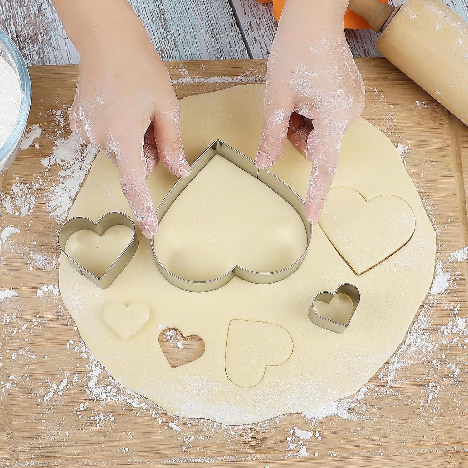 Juego de Cortadores de Galletas Corazón BakingWorld - 5 Piezas