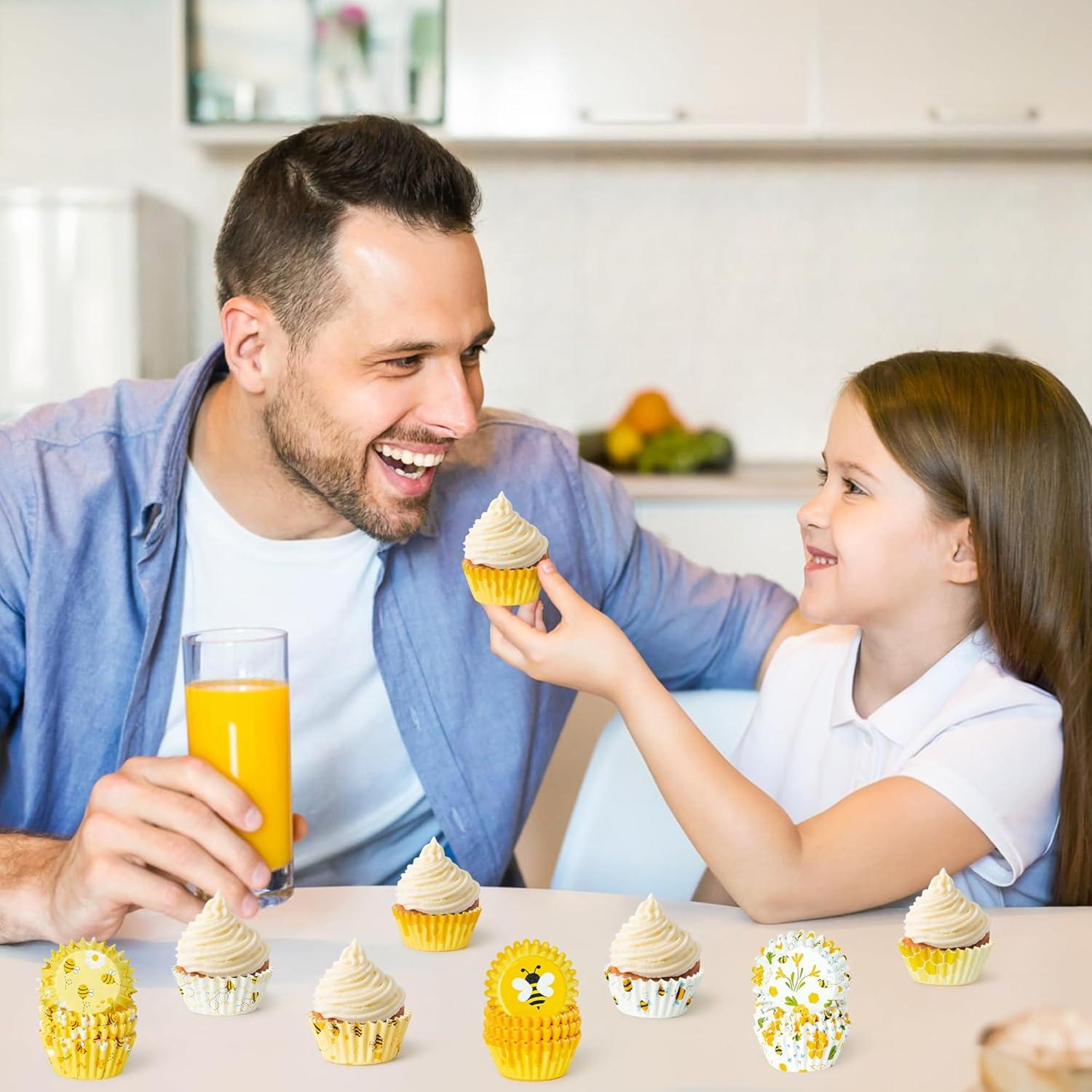 Forros de Cupcake Mini COcnny - 600 Piezas Amarillo Abeja