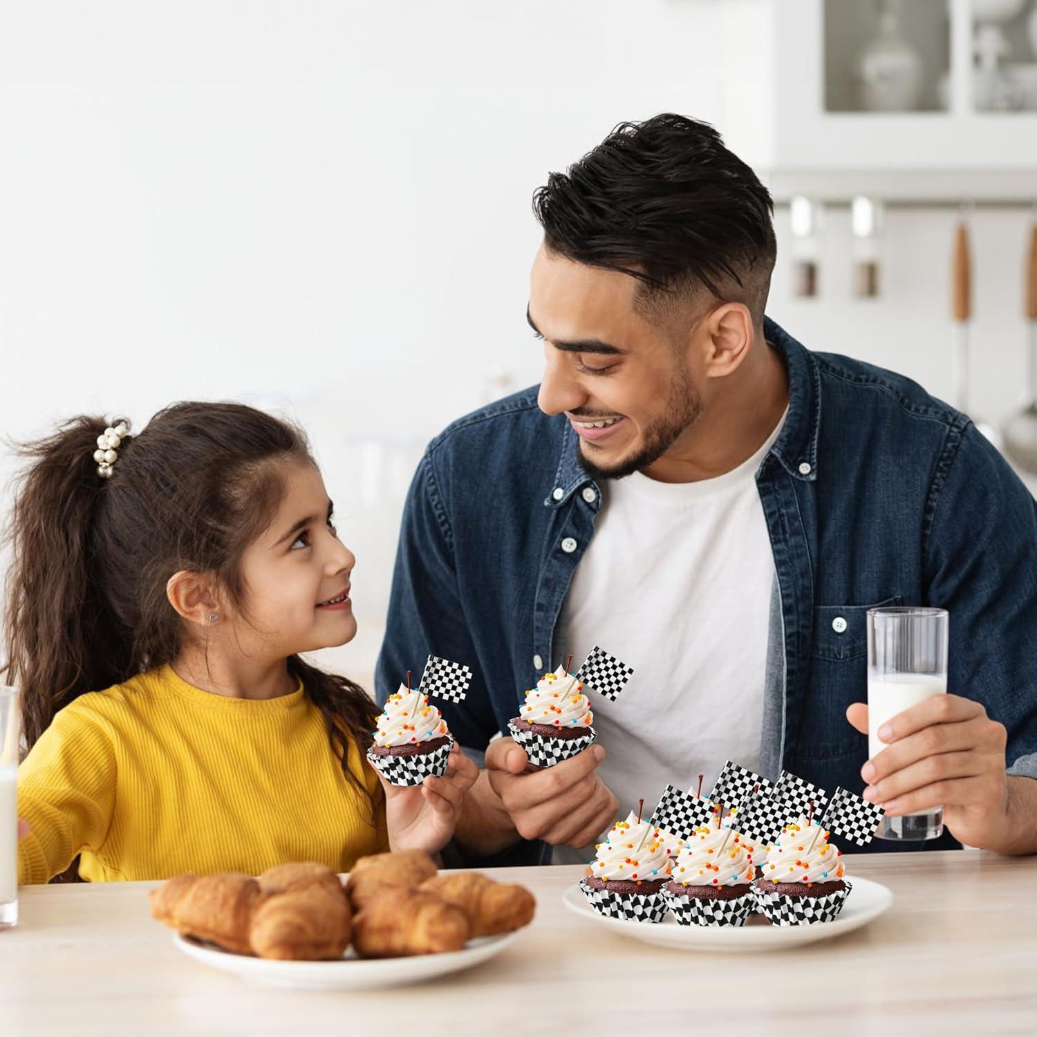 Forros de Cupcake Mini COcnny 200pcs a Cuadros Blancos y Negros