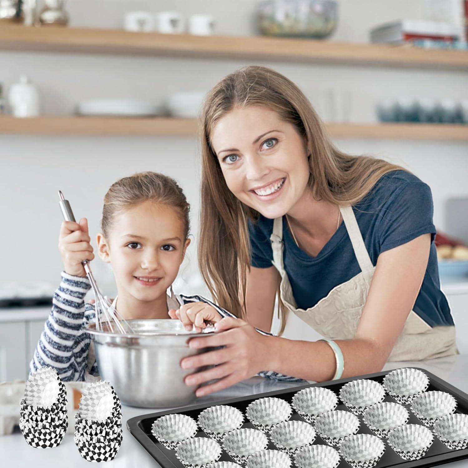 Forros de Cupcake Mini COcnny 200pcs a Cuadros Blancos y Negros