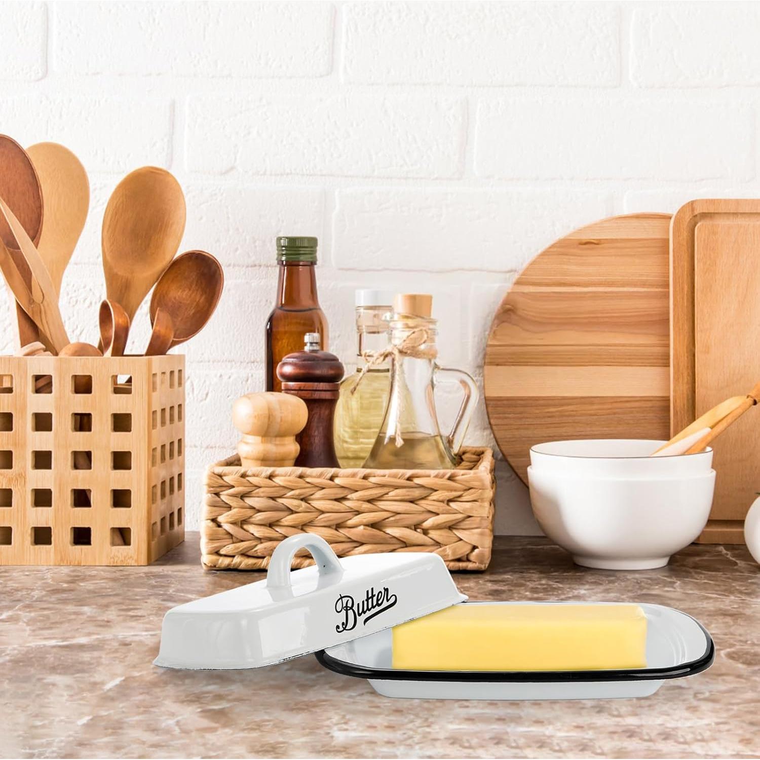 Plato de Mantequilla Suwimut de Esmalte Blanco con Tapa 19.6x10.9cm