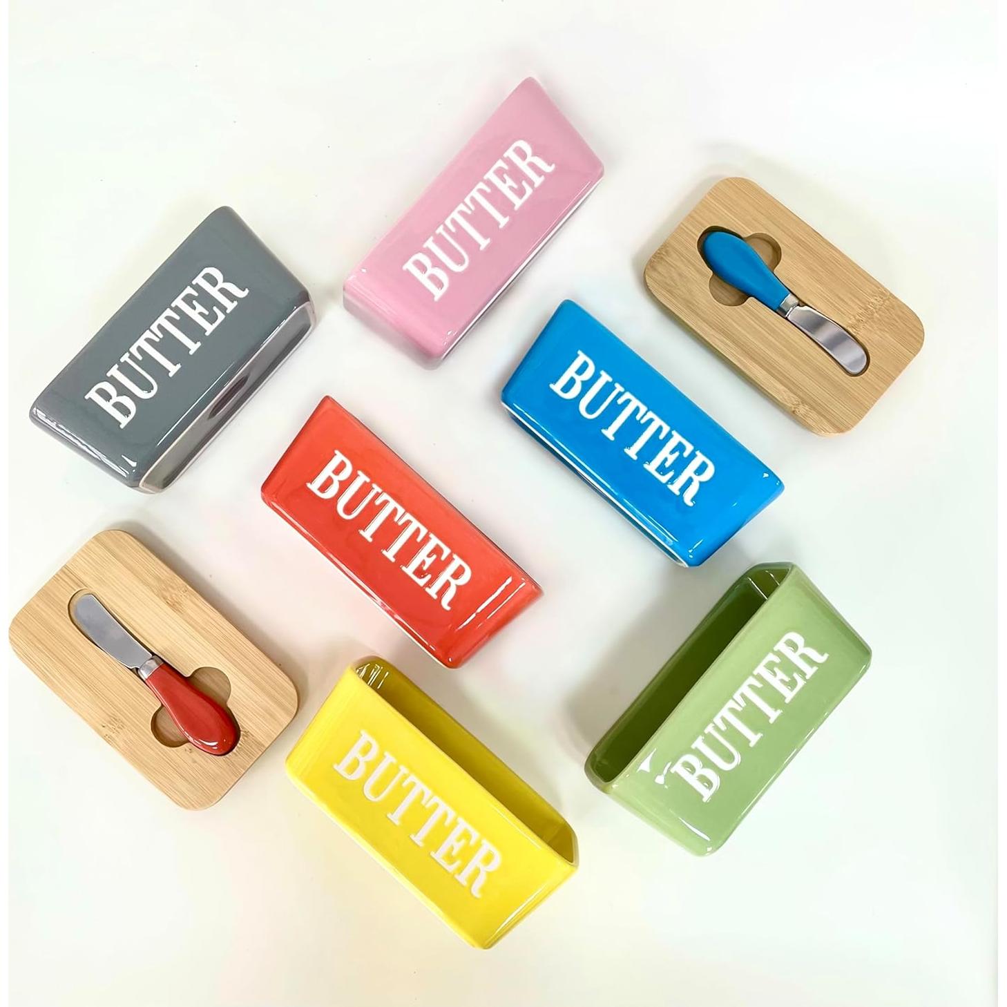 Plato de Mantequilla Domini Rosa con Tapa y Cuchillo 16.5x10.2cm