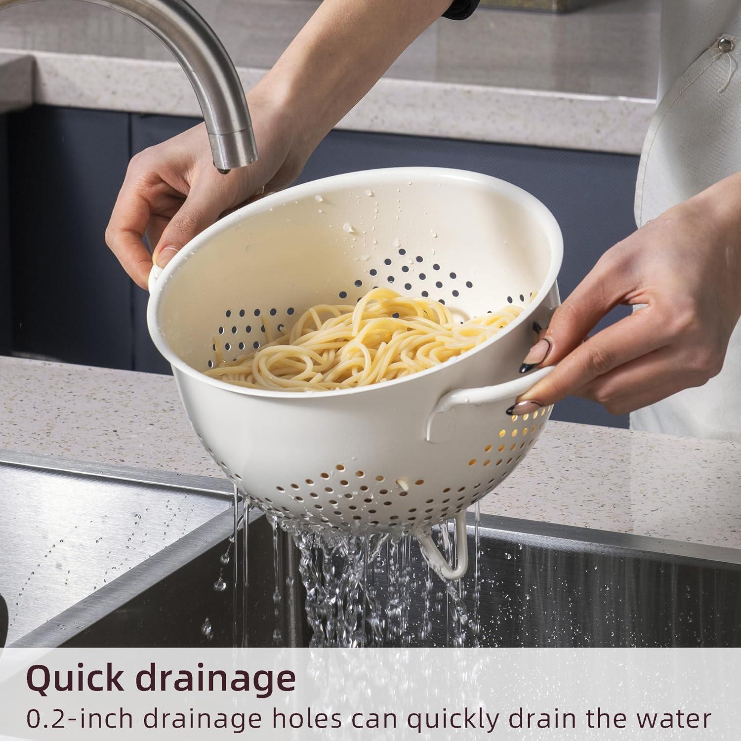 Colador de Metal BeFare 4.54L con Base y Doble Mango Crema