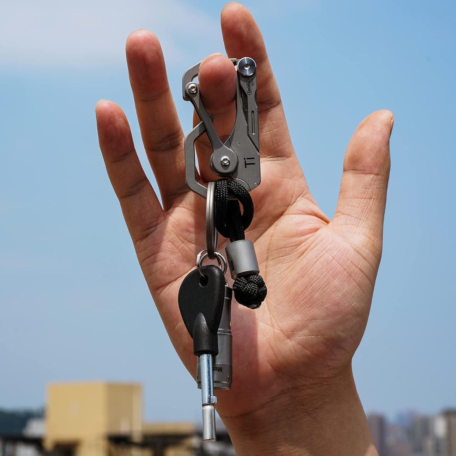 Mosquetón de Titanio KeyUnity KU00 con Cuchillo Plegable EDC