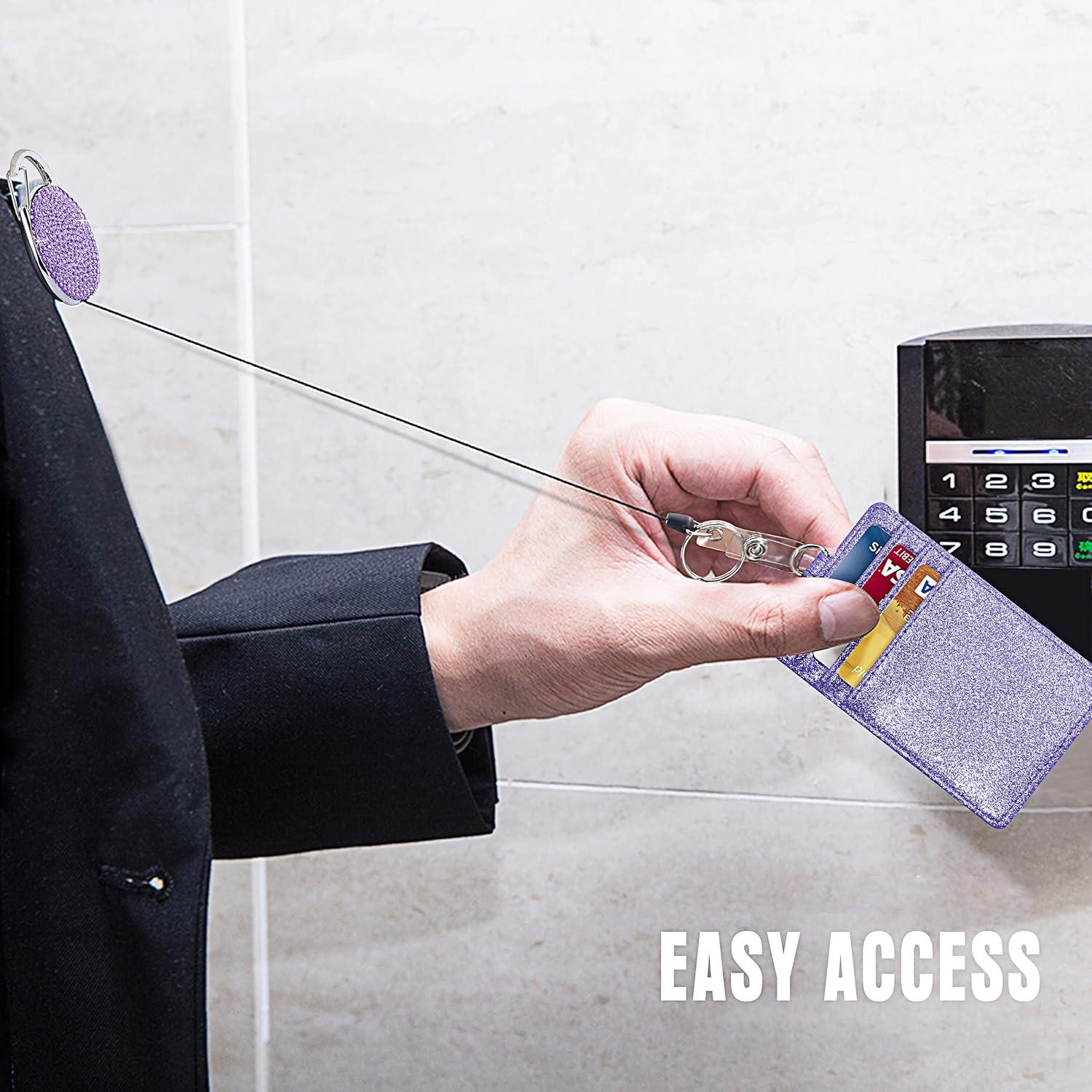 Soporte de Identificación Retráctil Azrra con Cordón y Bolígrafos