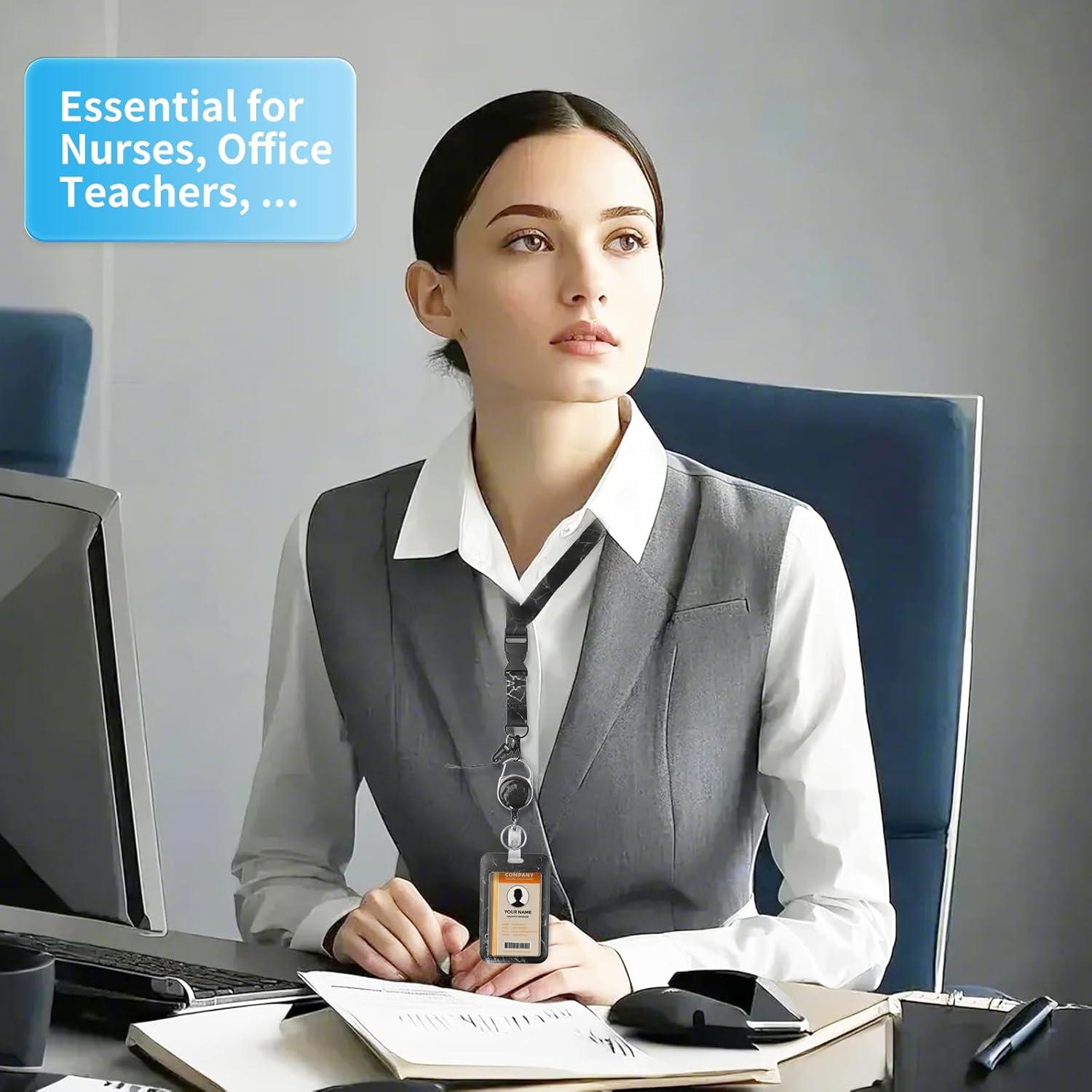 Porta Credenciales Retráctil Eeffzia con Mosquetón Negro