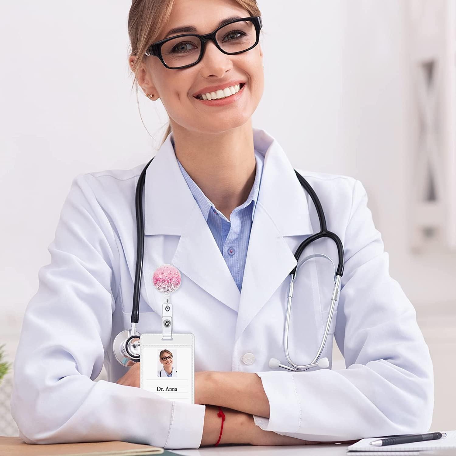 Porta Credencial Retráctil Yecitona con Clip Cocodrilo Cristal