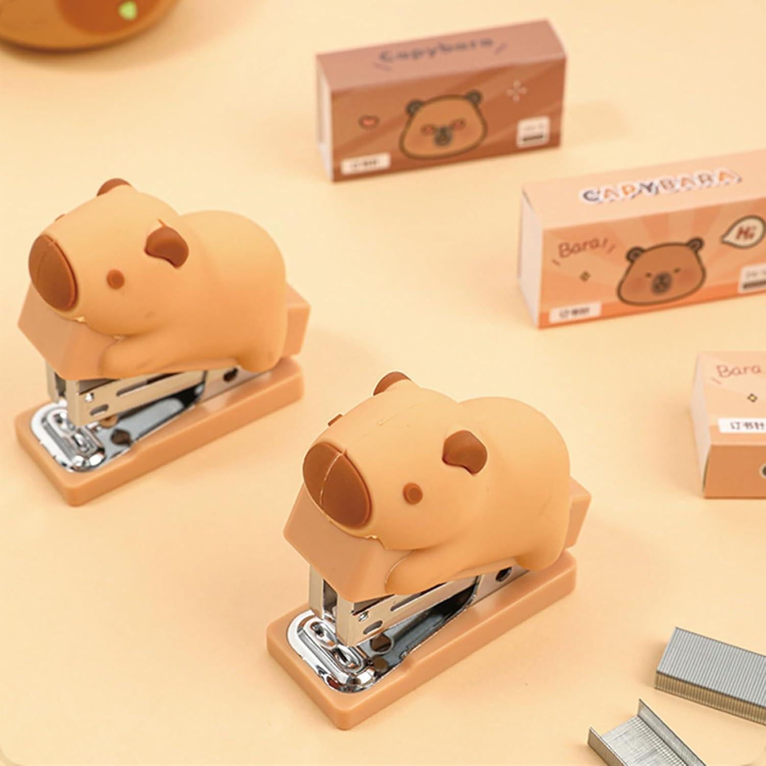 Grapadora de Escritorio Capibara MOZXIRZ Mini con 400 Grapas