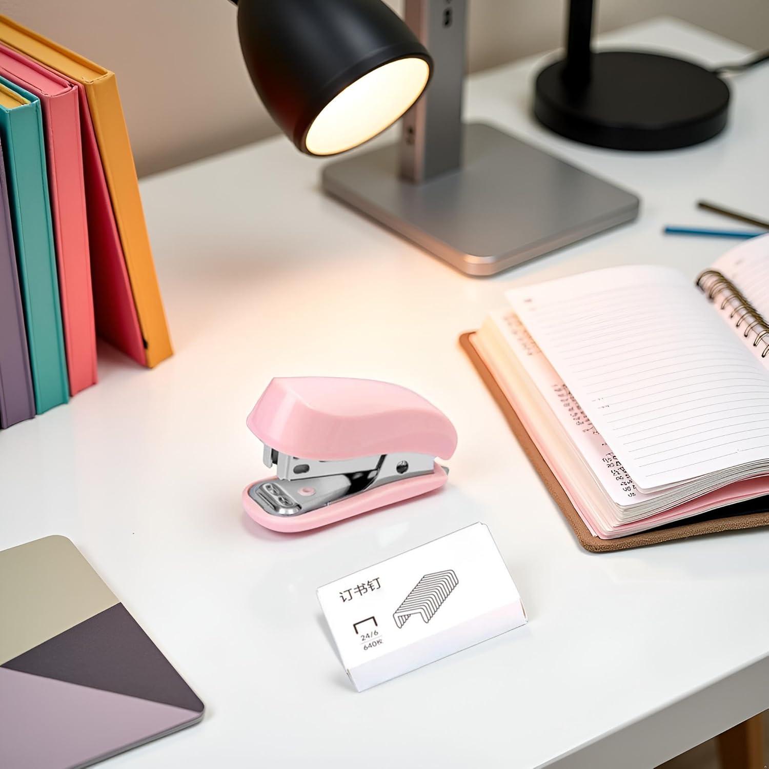 Mini Grapadora Rosa Galyacht con Quitagrapas y 1000 Grapas