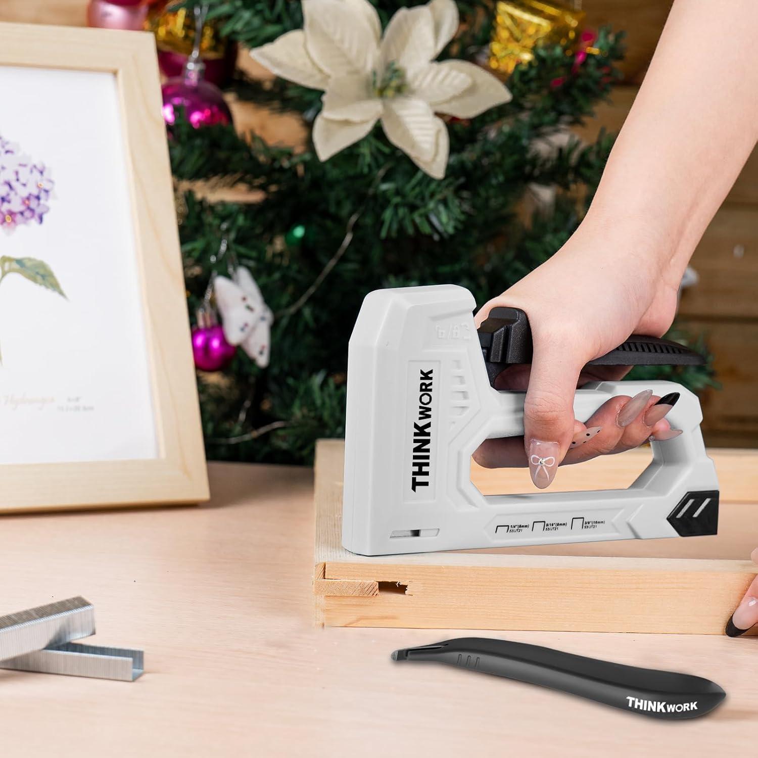 Grapadora de Uso Ligero THINKWORK Gris con 1600 Grapas JT21