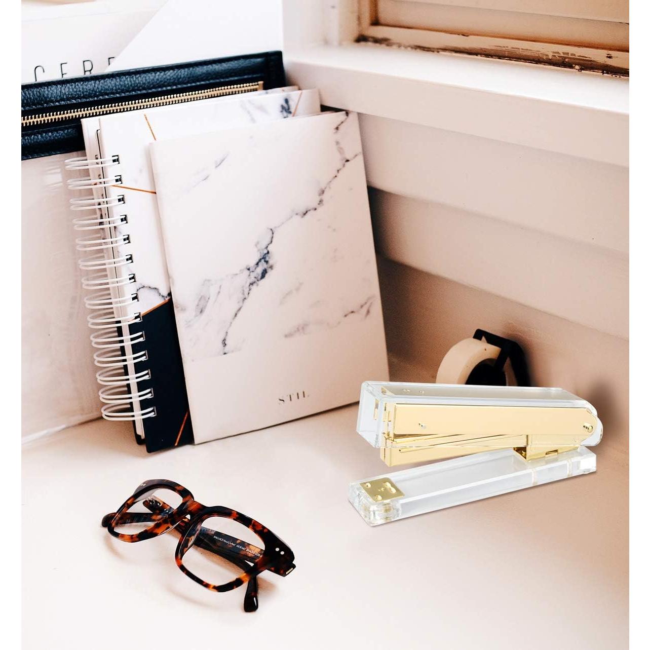 Juego de Grapadora Acrílica Dorada Geila con 1000 Grapas