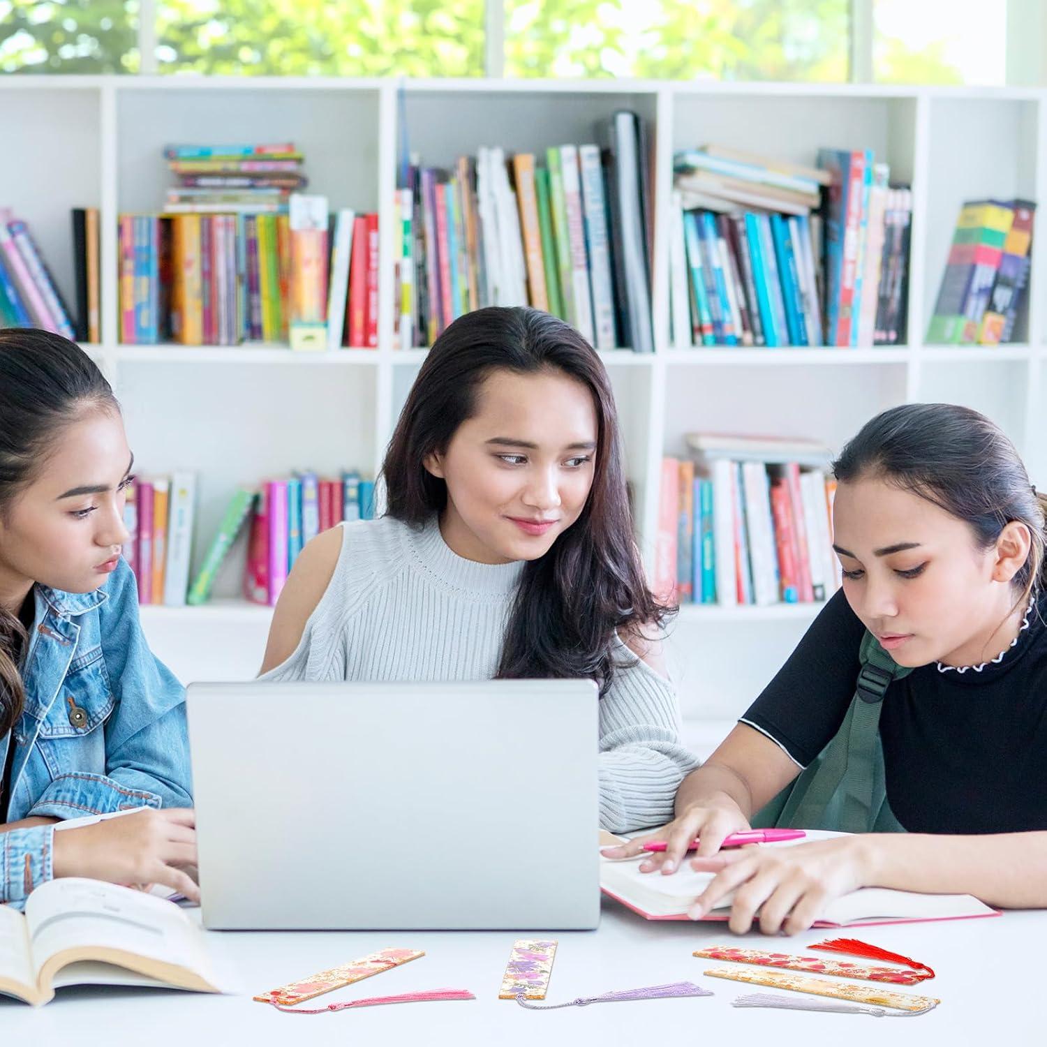 Marcadores de Página de Resina Clabby 4 Piezas con Flores Secas