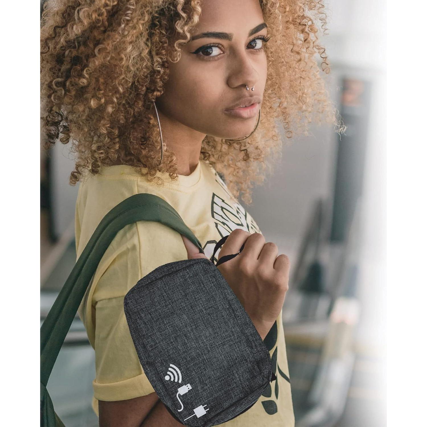 Estuche Organizador Plegable Maxell 17.8x23.5cm para Tecnología