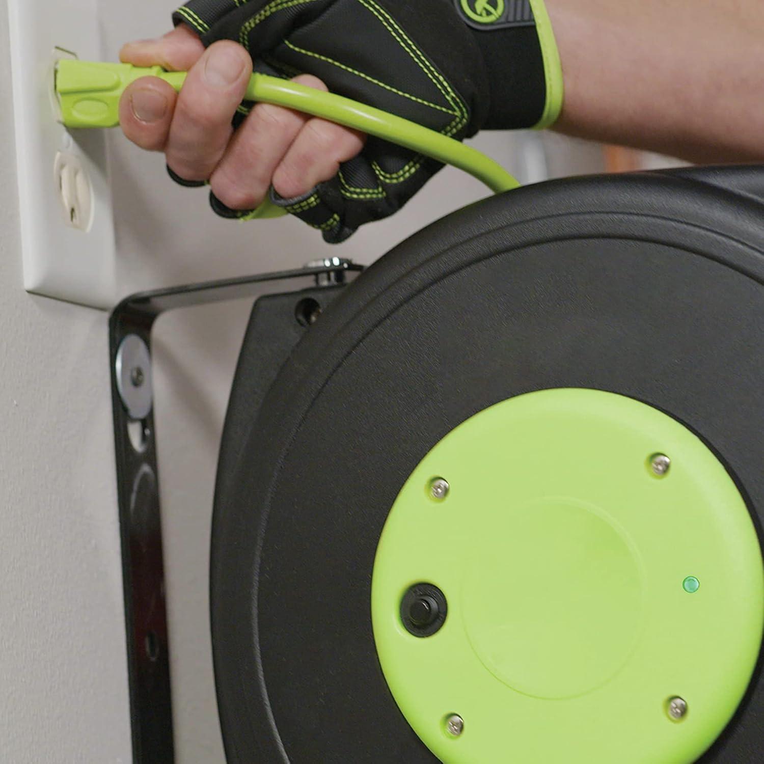 Carrete de Extensión Retráctil Flexzilla 7.62 m 16/3 AWG ZillaVerde