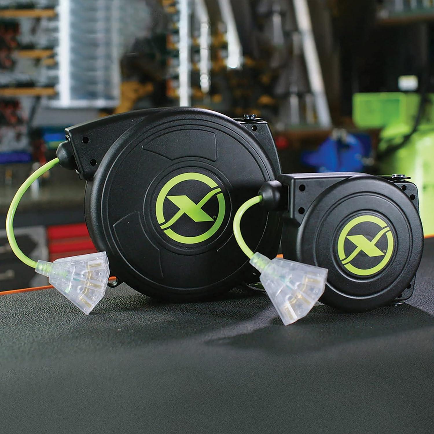 Carrete de Extensión Retráctil Flexzilla 7.62 m 16/3 AWG ZillaVerde