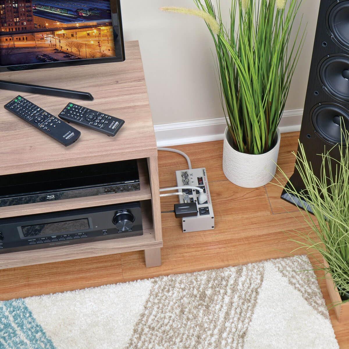 Protector de Sobretensión Tripp Lite ISOBAR6Ultra 6 Salidas 3330J