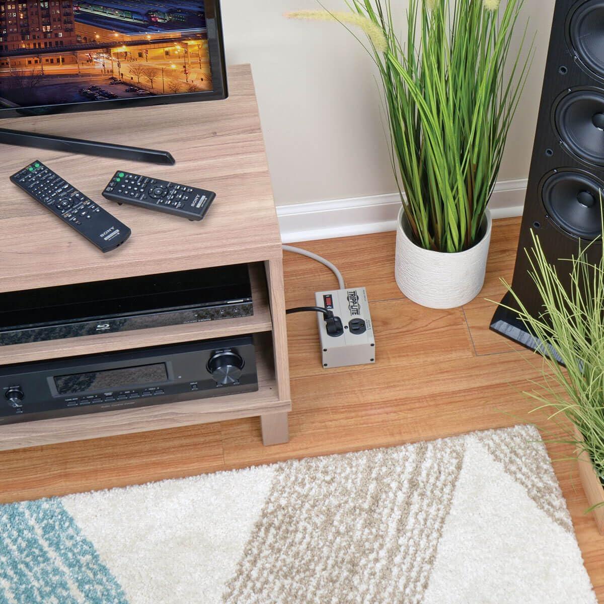 Protector de Sobretensión Tripp Lite IBAR2-6D 2 Salidas 1.83m