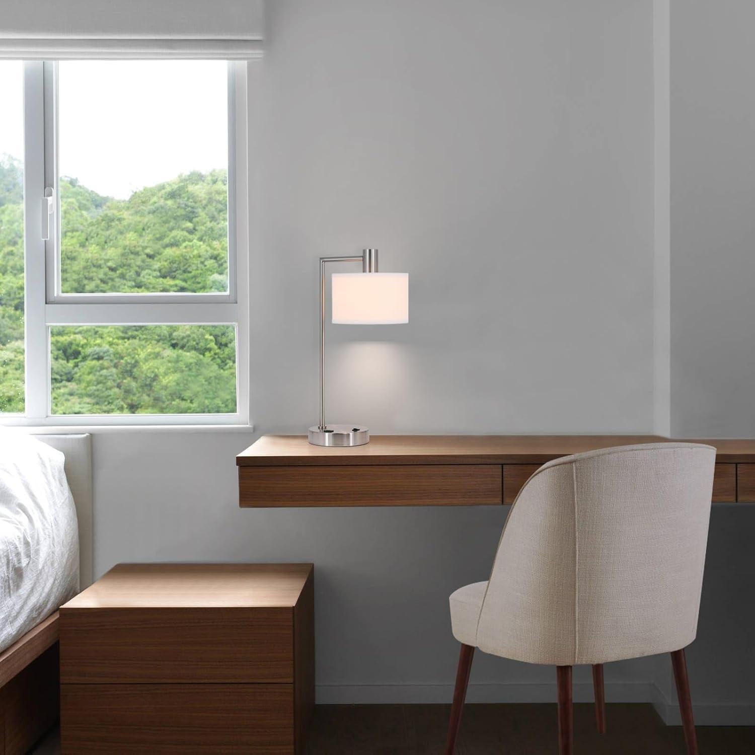 Lámpara de Mesa XiNBEi Lighting USB Niquel Cepillado 55.9cm