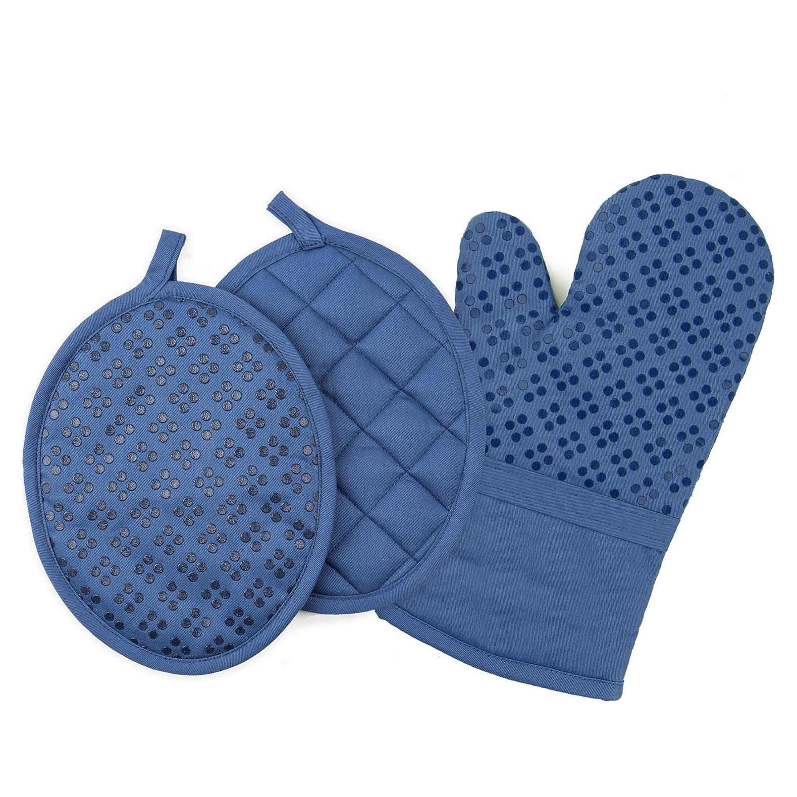 Juego de Manoplas y Soportes para Ollas Sticky Toffee 3 Piezas