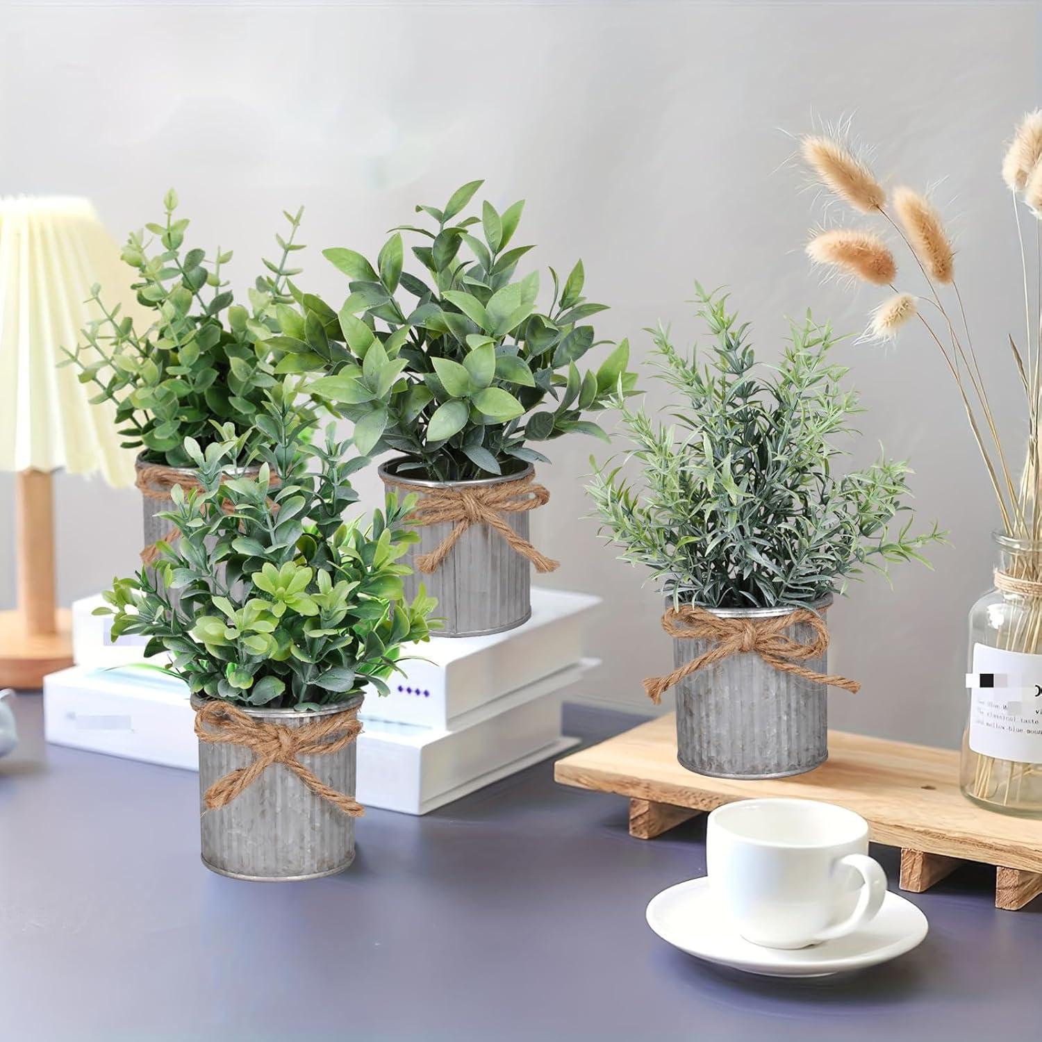 Conjunto de 4 Plantas Artificiales Mini Yoratee en Maceta de Hierro