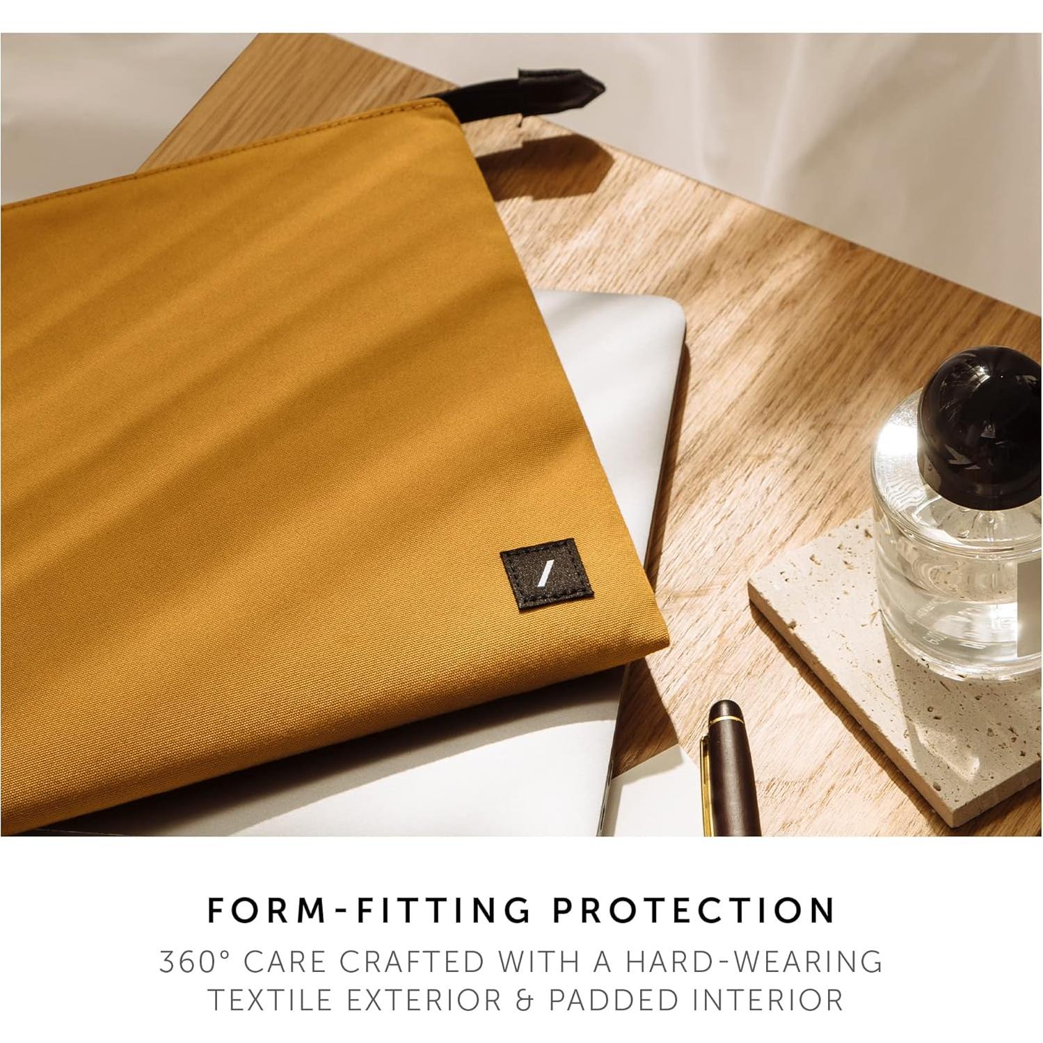 Funda Slim Minimalista Native Union 13" Negro - Materiales Reciclados