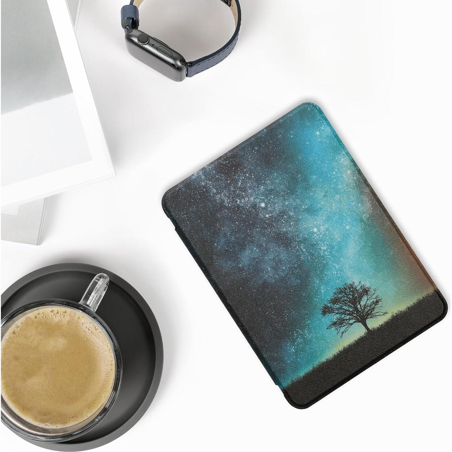 Funda kwmobile para Kindle Paperwhite 2024 - Naturaleza Cósmica