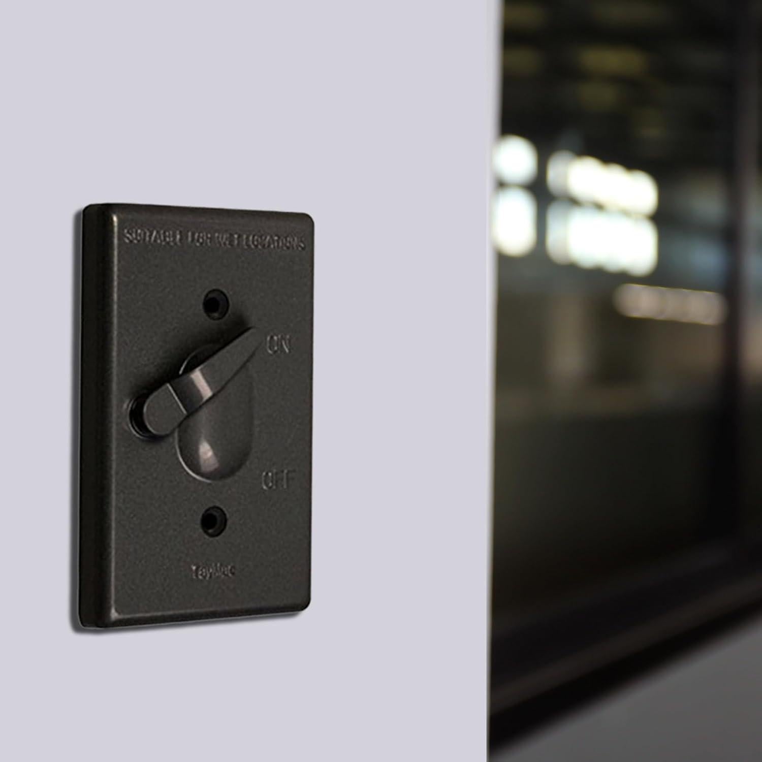 Cubierta a Prueba de Climas TayMac TC100Z 1-Gang Bronce